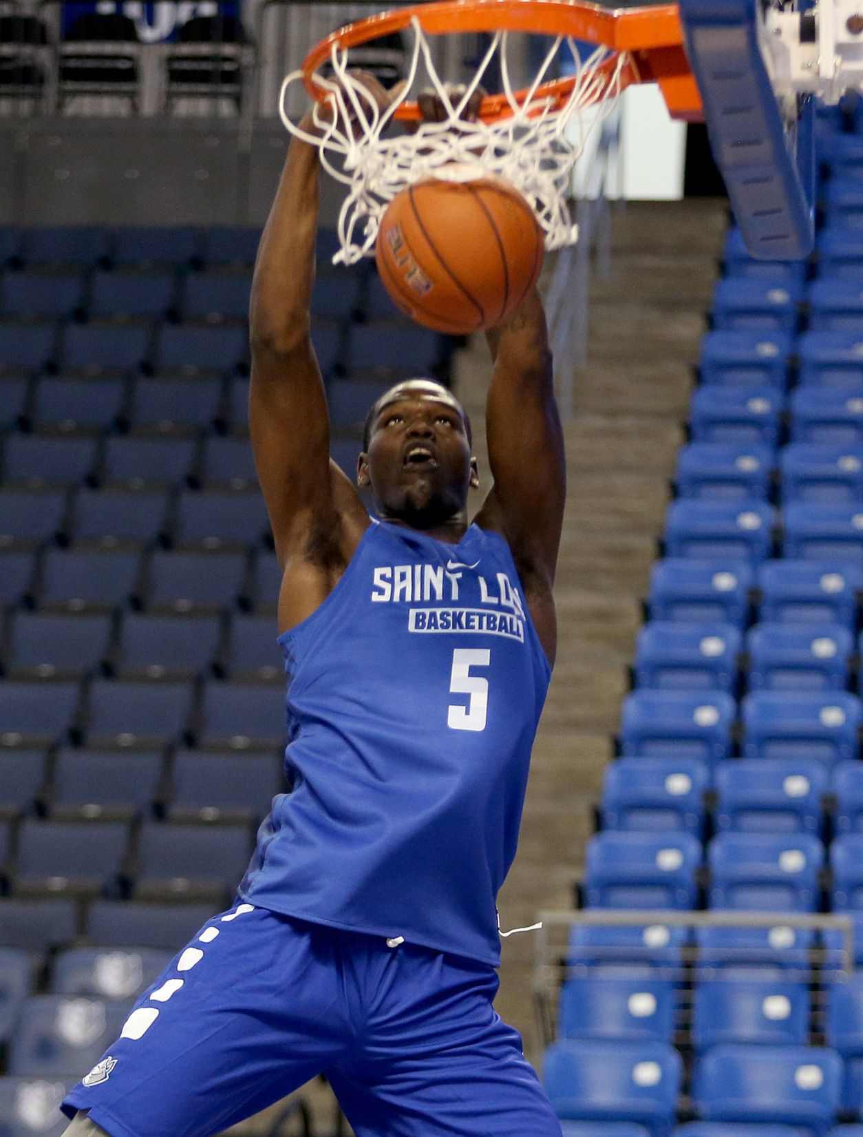 SLU mens basketball team begins practice